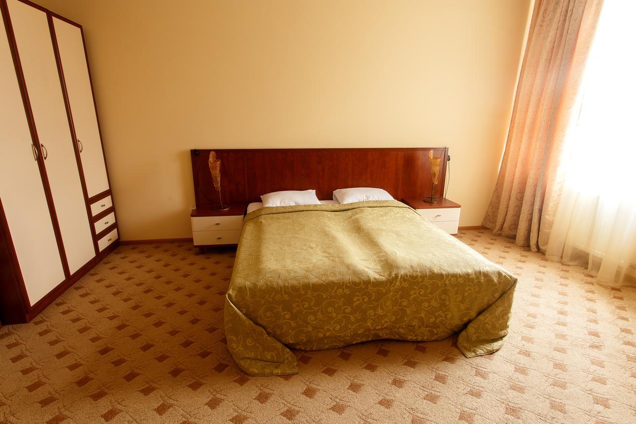 Hotel Pansionat Paradiz Polyana  Esterno foto