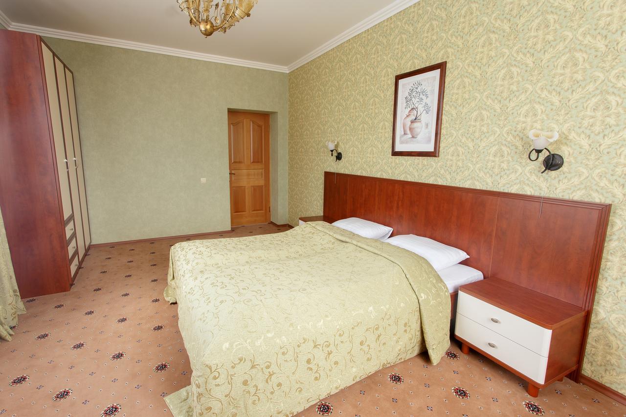 Hotel Pansionat Paradiz Polyana  Esterno foto